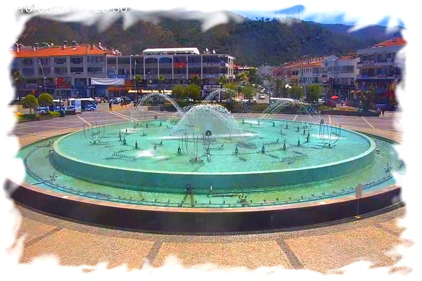 panoramic-webcam-marmaris-youth-square-with-a-fountain